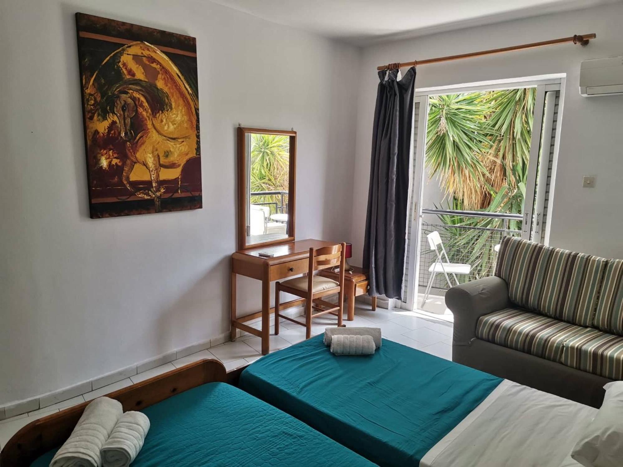 Aparthotel Pantheon 4*